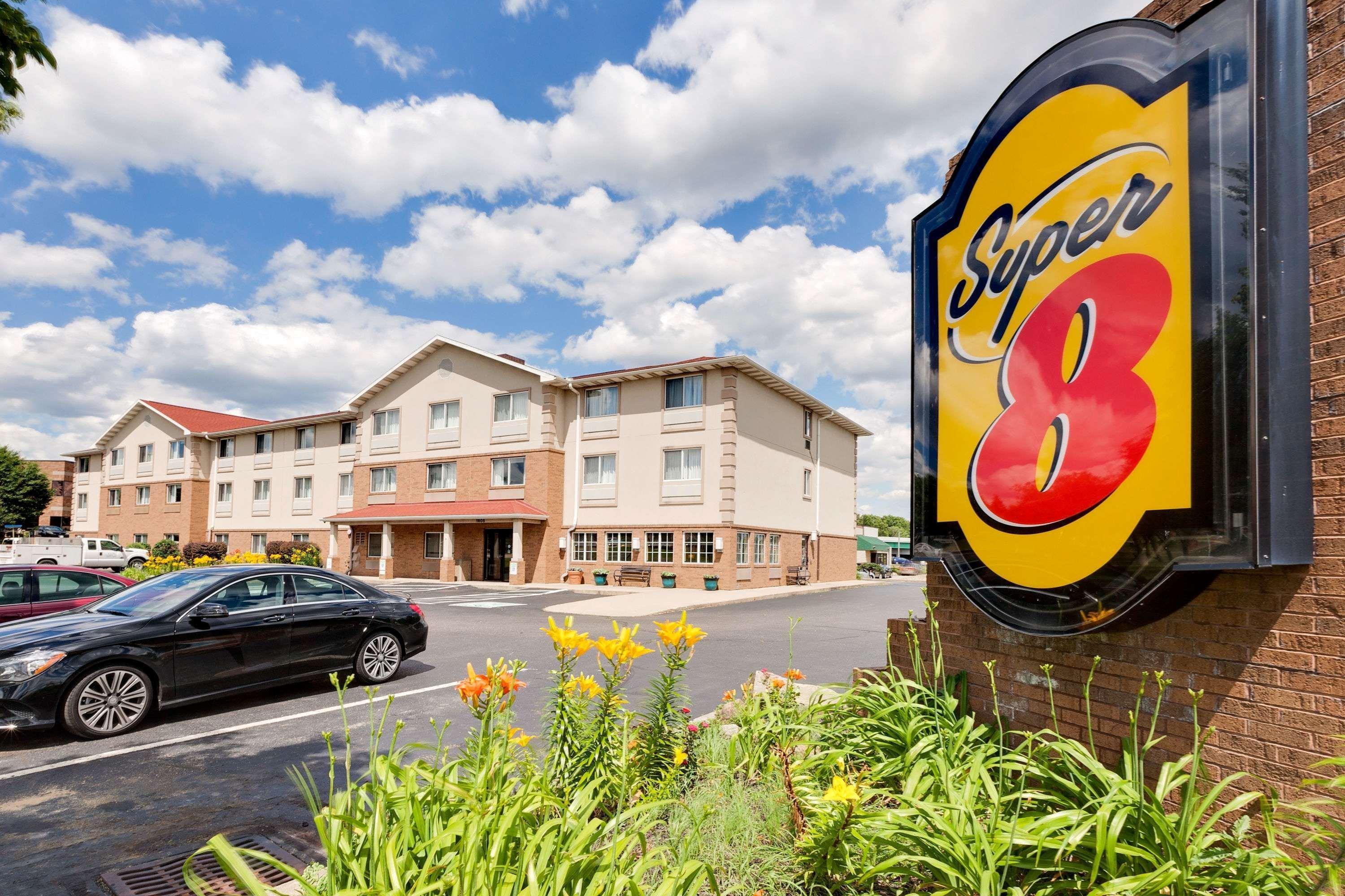 Super 8 By Wyndham Akron S/Green/Uniontown Oh Εξωτερικό φωτογραφία