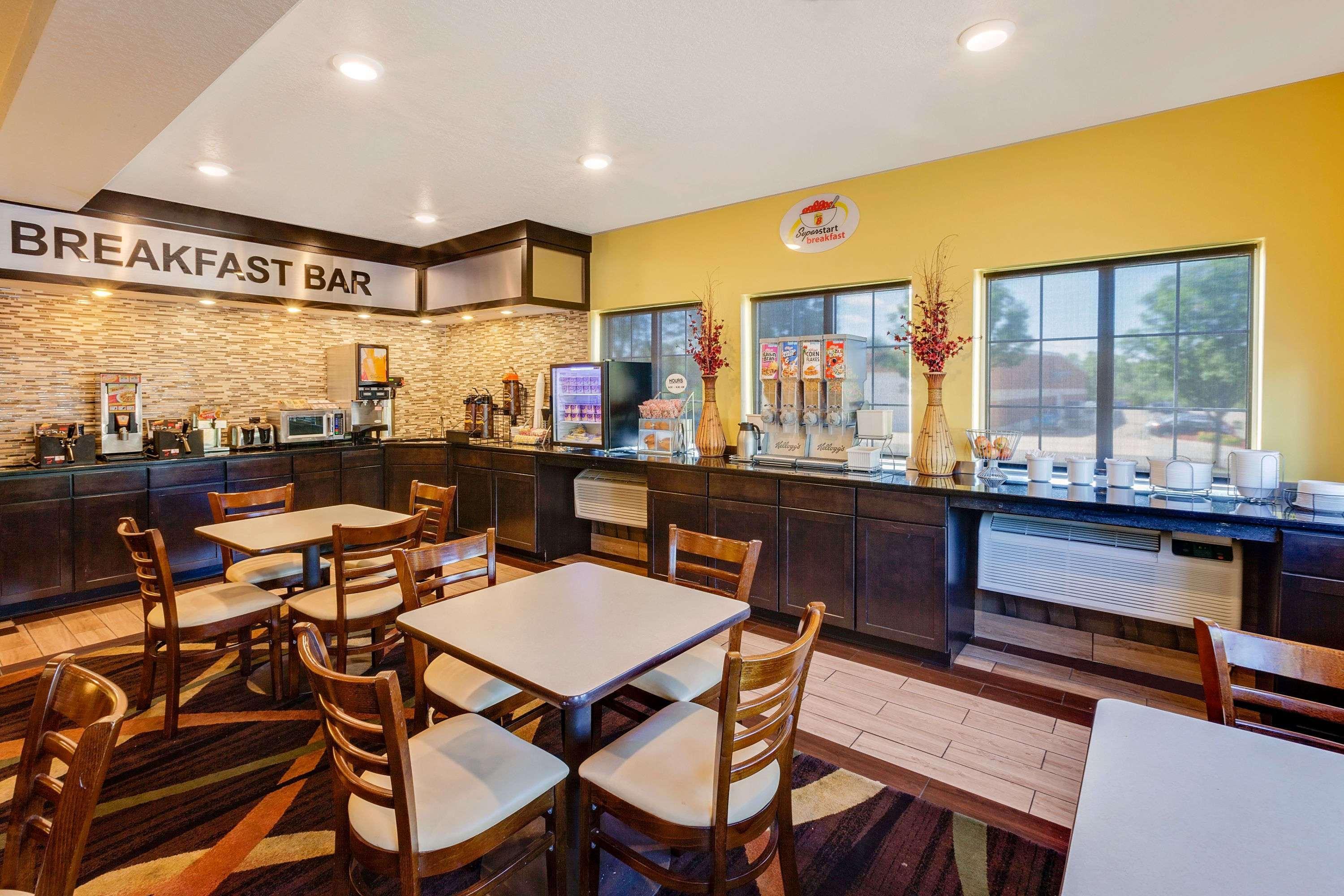 Super 8 By Wyndham Akron S/Green/Uniontown Oh Εξωτερικό φωτογραφία