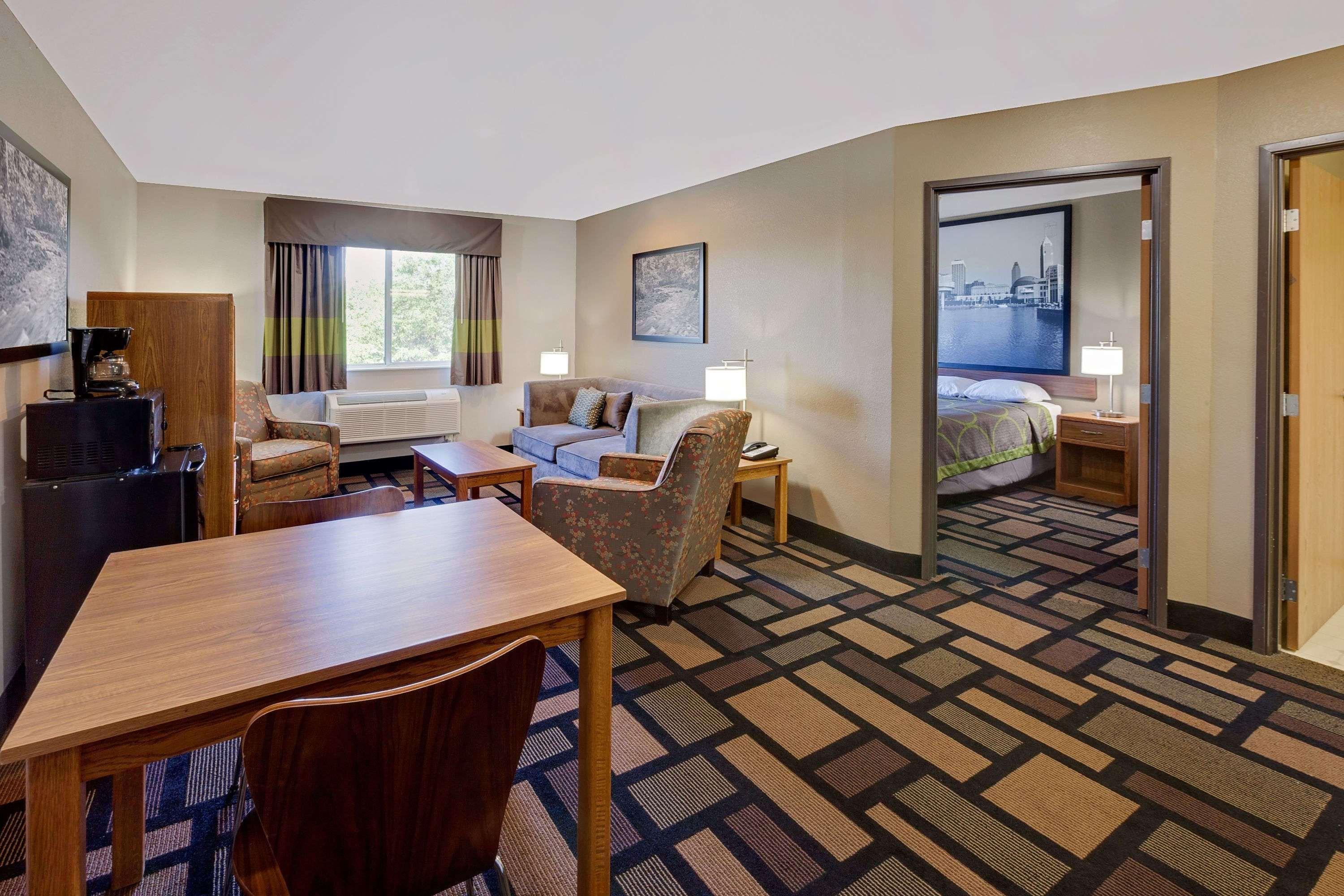 Super 8 By Wyndham Akron S/Green/Uniontown Oh Εξωτερικό φωτογραφία
